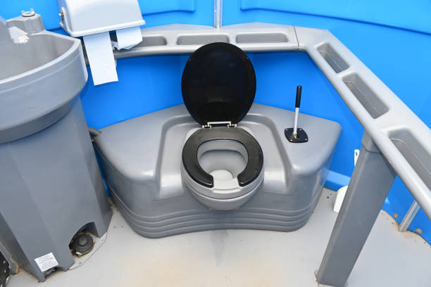 Best Portable restroom trailer rental  in Oak Point, TX